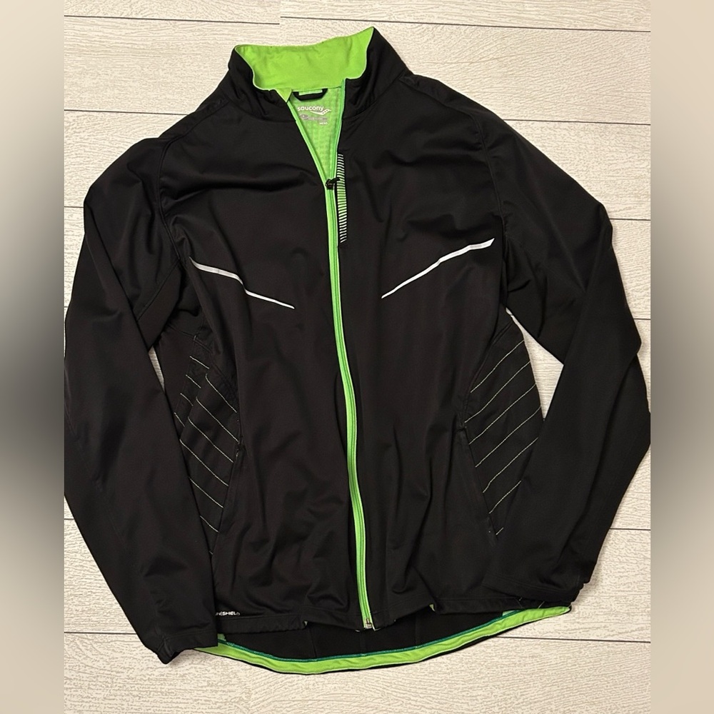 Saucony running jacket L Reflective Black and Neon green Run Shield EUC
